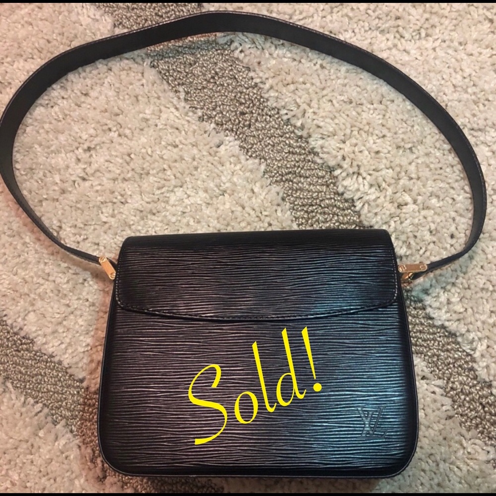 Louis Vuitton Buci Epi